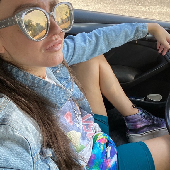 Meet your Posher, Kirsten - Picture 2 of 15